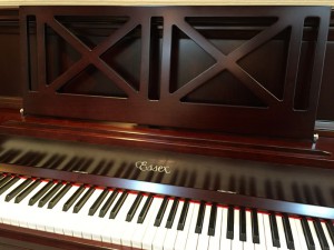 エセックスアップライトピアノEUP-116CTコンテンポラリー