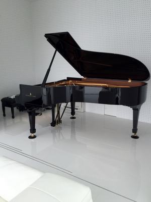 スタインウェイピアノB-211